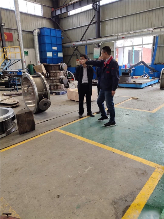 經信局(jú)領導對匯中旭悅股份有限公司提(tí)出建議(yì)